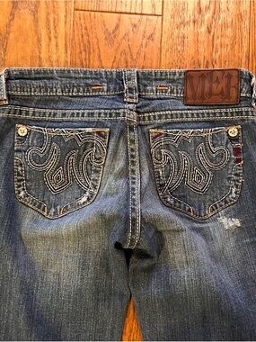 MEK Women's Blue Embroidered Back-Pocket Bootcut Jeans